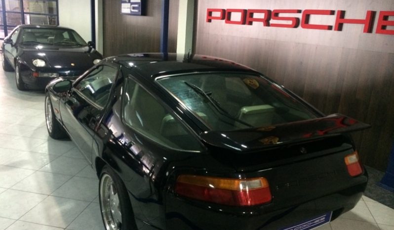 Porsche 928 GTS lleno